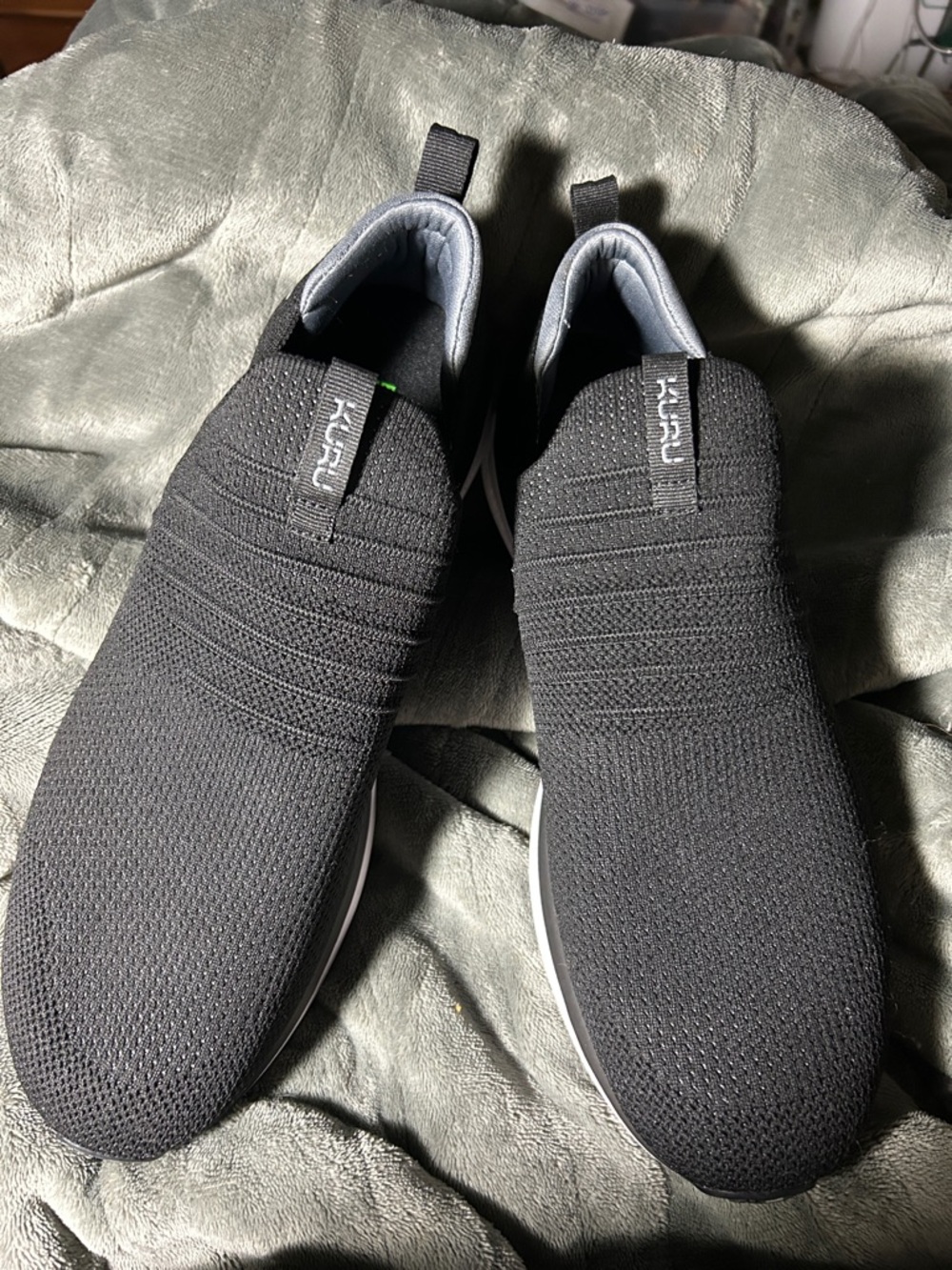 Kuru NWOB Men's Slip-On Black Knit Sneakers with Gray Accents, Sz 12